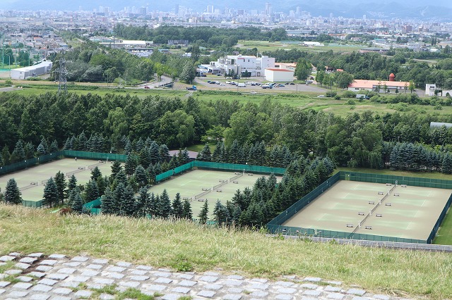 モエレ沼公園のテニスコート